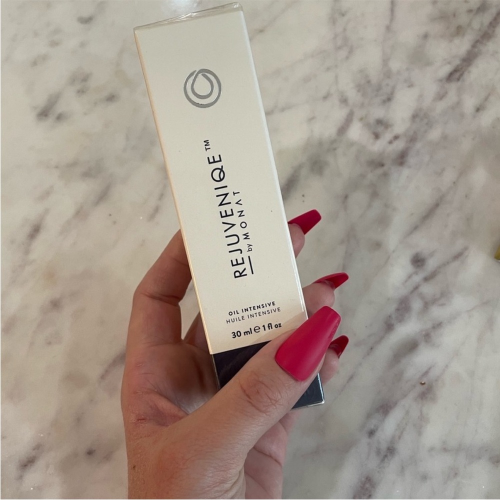 Monat Rejuveniqe Oil Intensive